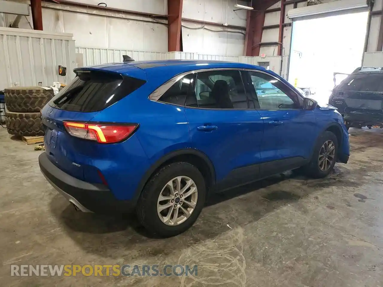 3 fotografías del automóvil dañado 1FMCU9G68MUA69402 FORD ESCAPE 2021
