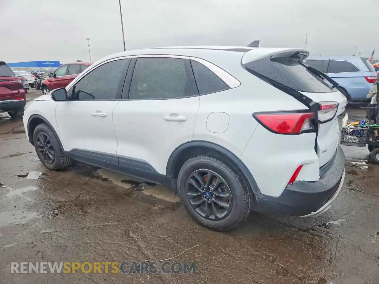2 fotografías del automóvil dañado 1FMCU9G69MUA05515 FORD ESCAPE 2021