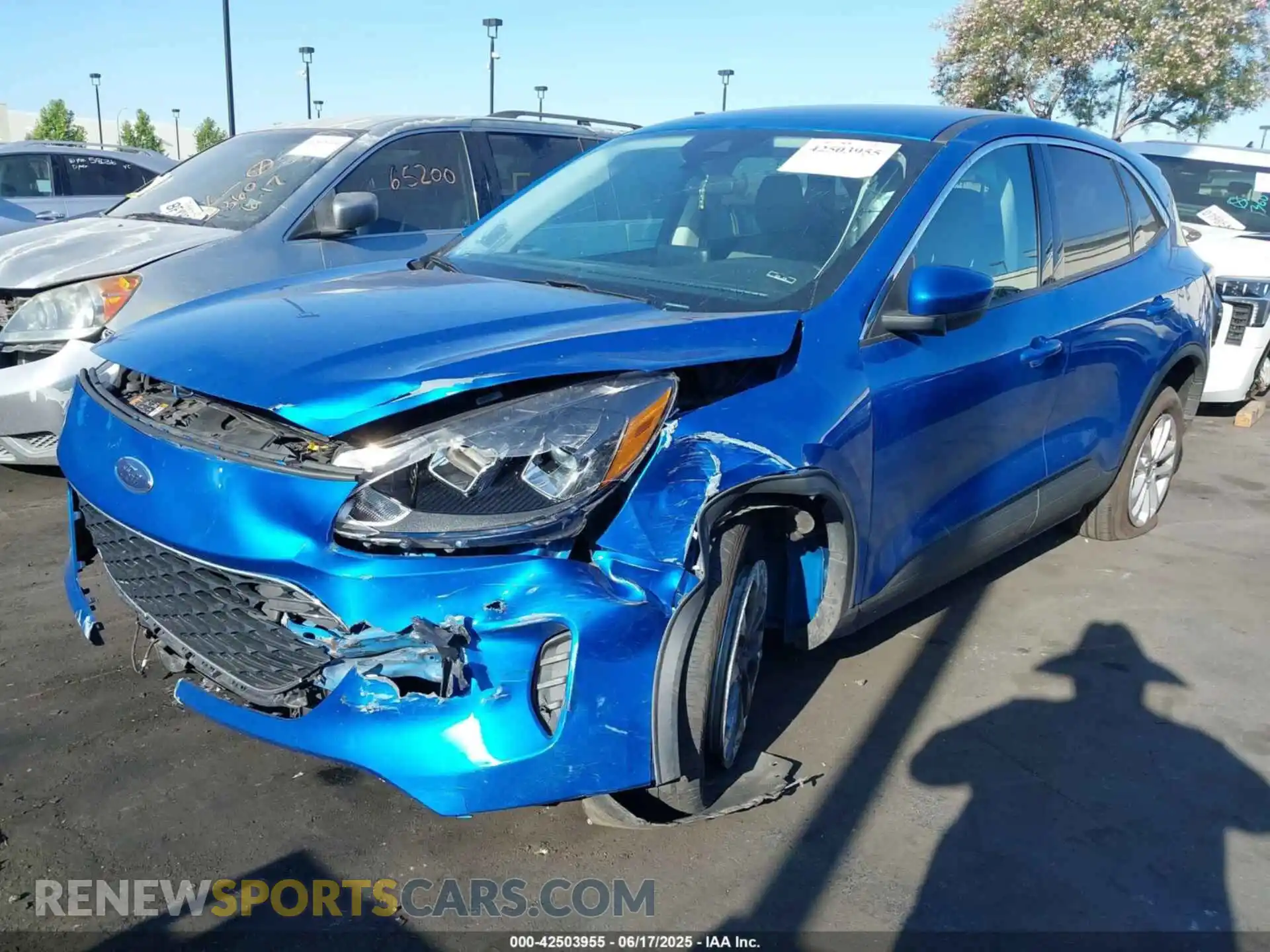 2 fotografías del automóvil dañado 1FMCU9G69MUB15318 FORD ESCAPE 2021