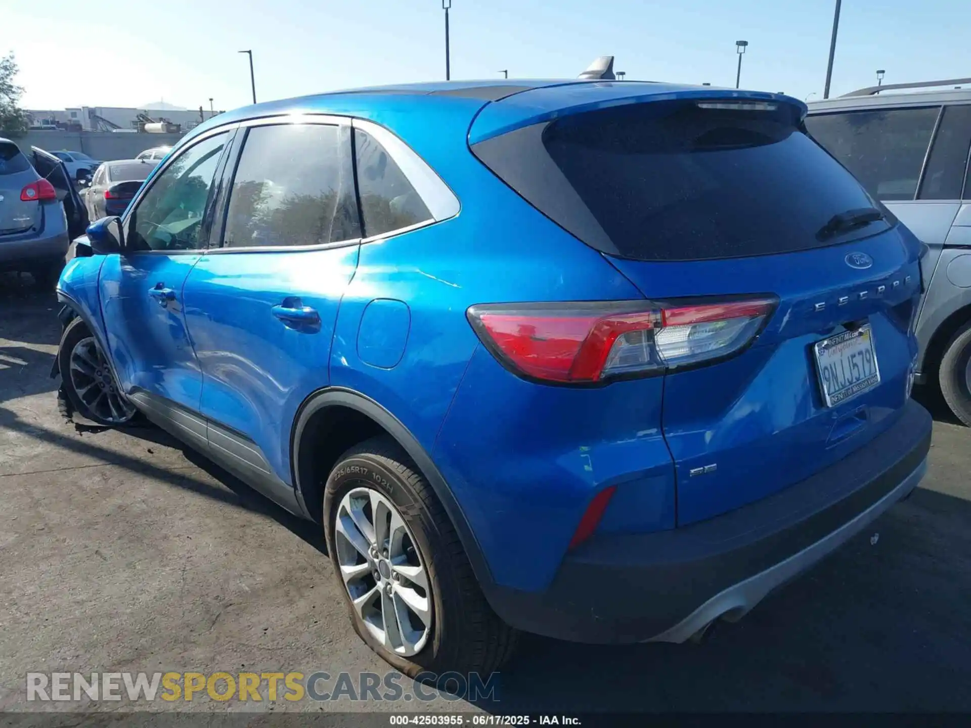 3 fotografías del automóvil dañado 1FMCU9G69MUB15318 FORD ESCAPE 2021