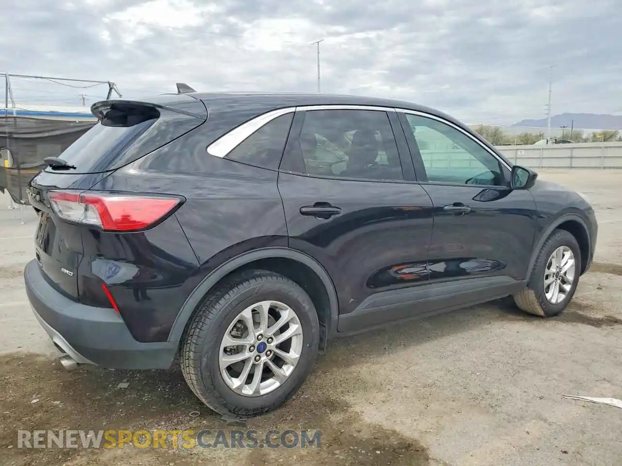 3 fotografías del automóvil dañado 1FMCU9G69MUB22656 FORD ESCAPE 2021