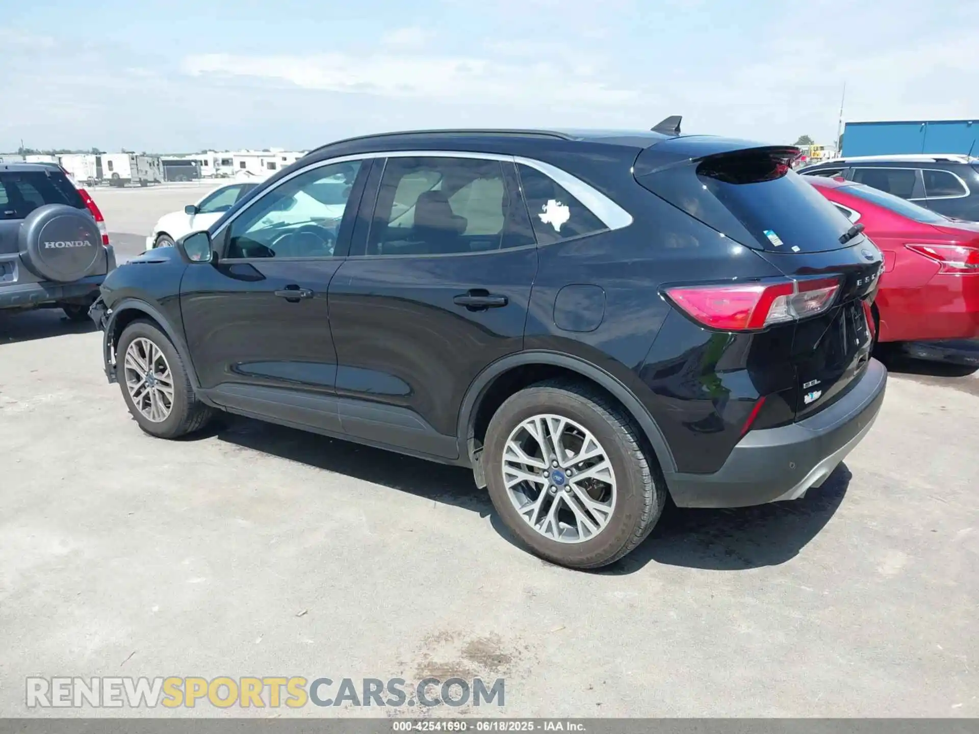 3 Photograph of a damaged car 1FMCU9H63MUB10212 FORD ESCAPE 2021