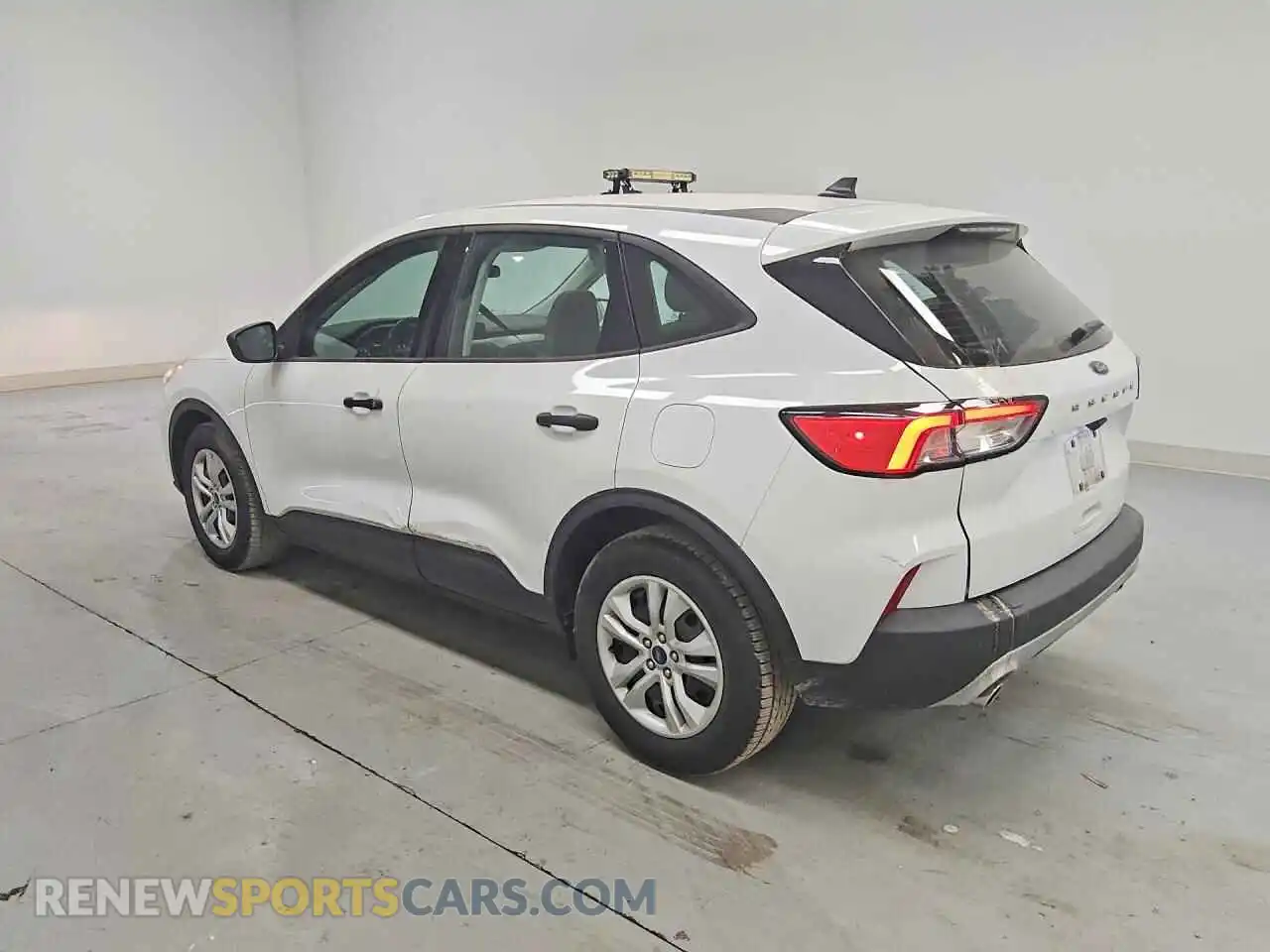 2 Photograph of a damaged car 1FMCU0F62NUB66321 FORD ESCAPE 2022