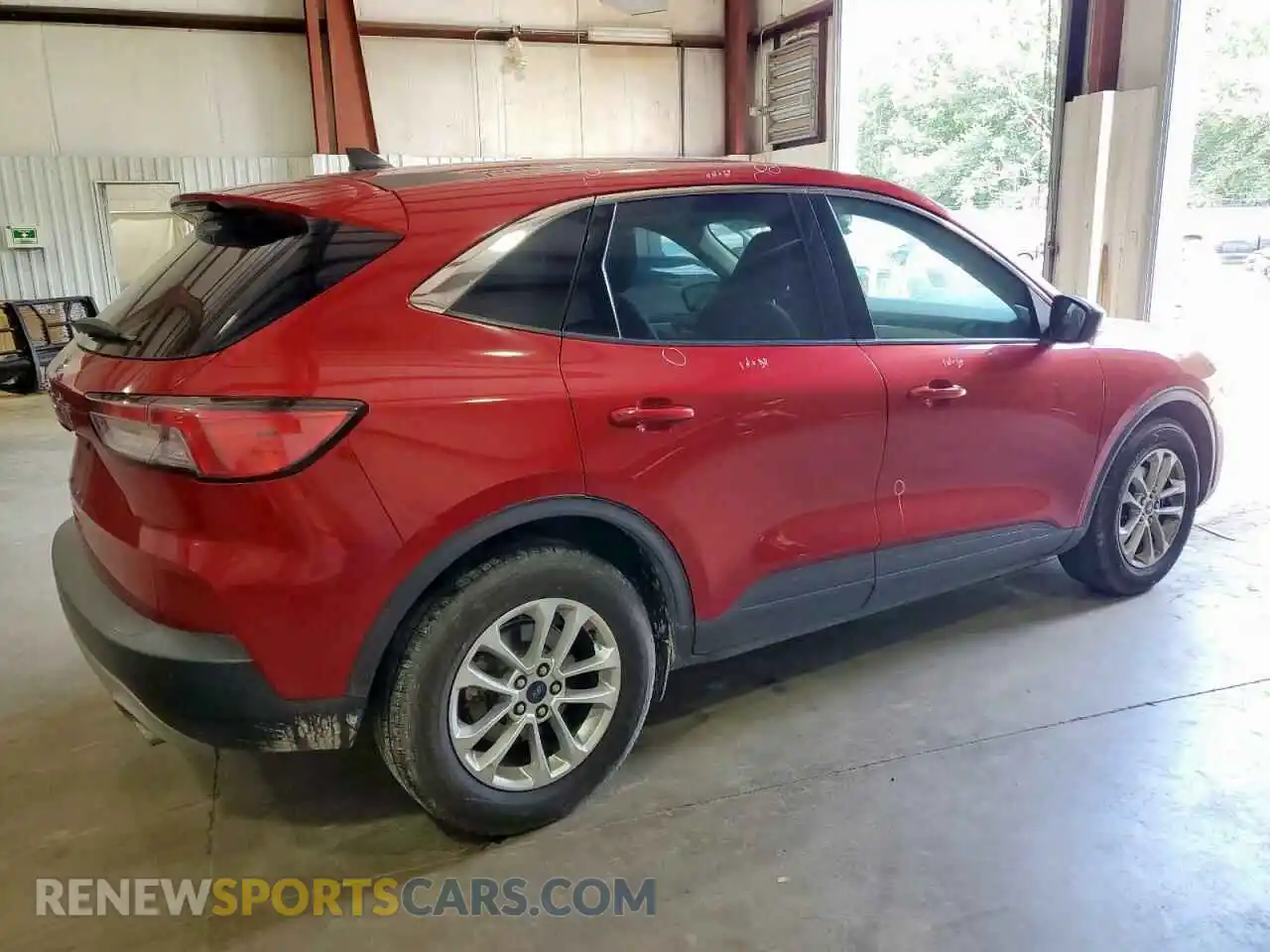 3 Photograph of a damaged car 1FMCU0G63NUB05686 FORD ESCAPE 2022
