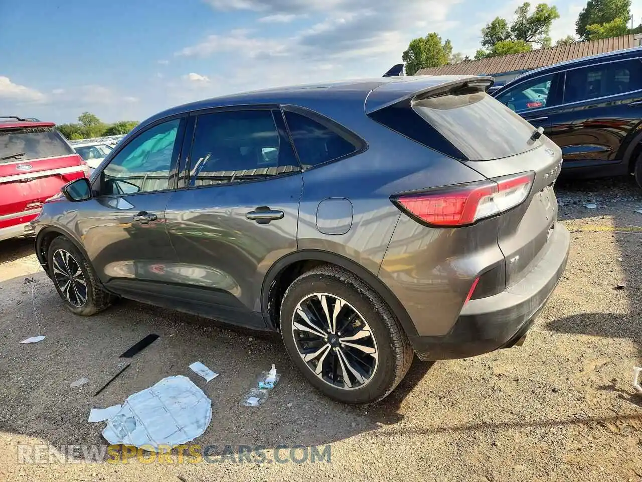 2 Photograph of a damaged car 1FMCU0G65NUB19962 FORD ESCAPE 2022
