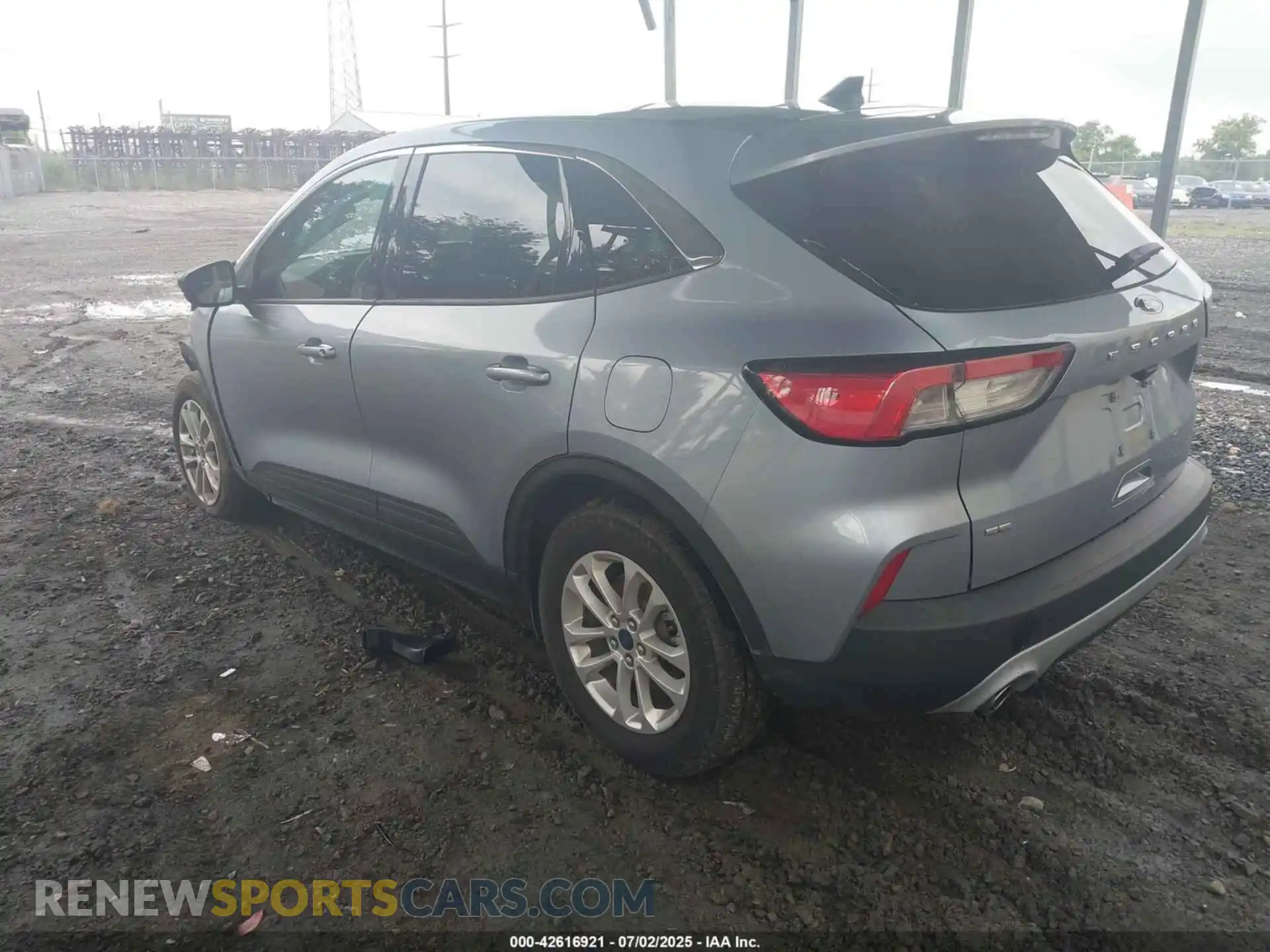 3 Фотография поврежденного автомобиля 1FMCU0G66NUB41002 FORD ESCAPE 2022