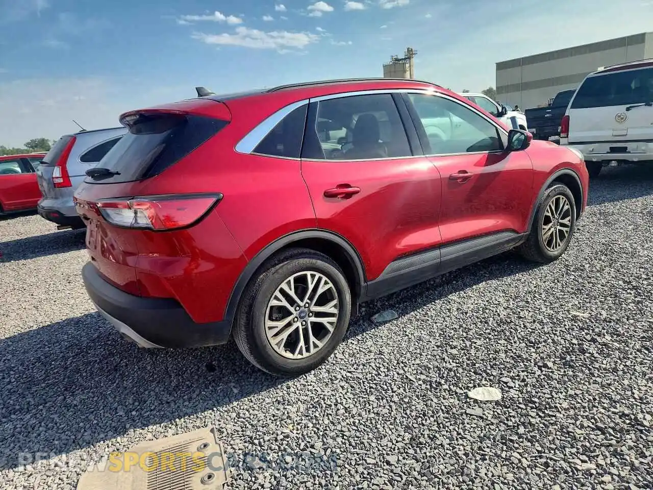 3 Photograph of a damaged car 1FMCU0H64NUB62171 FORD ESCAPE 2022