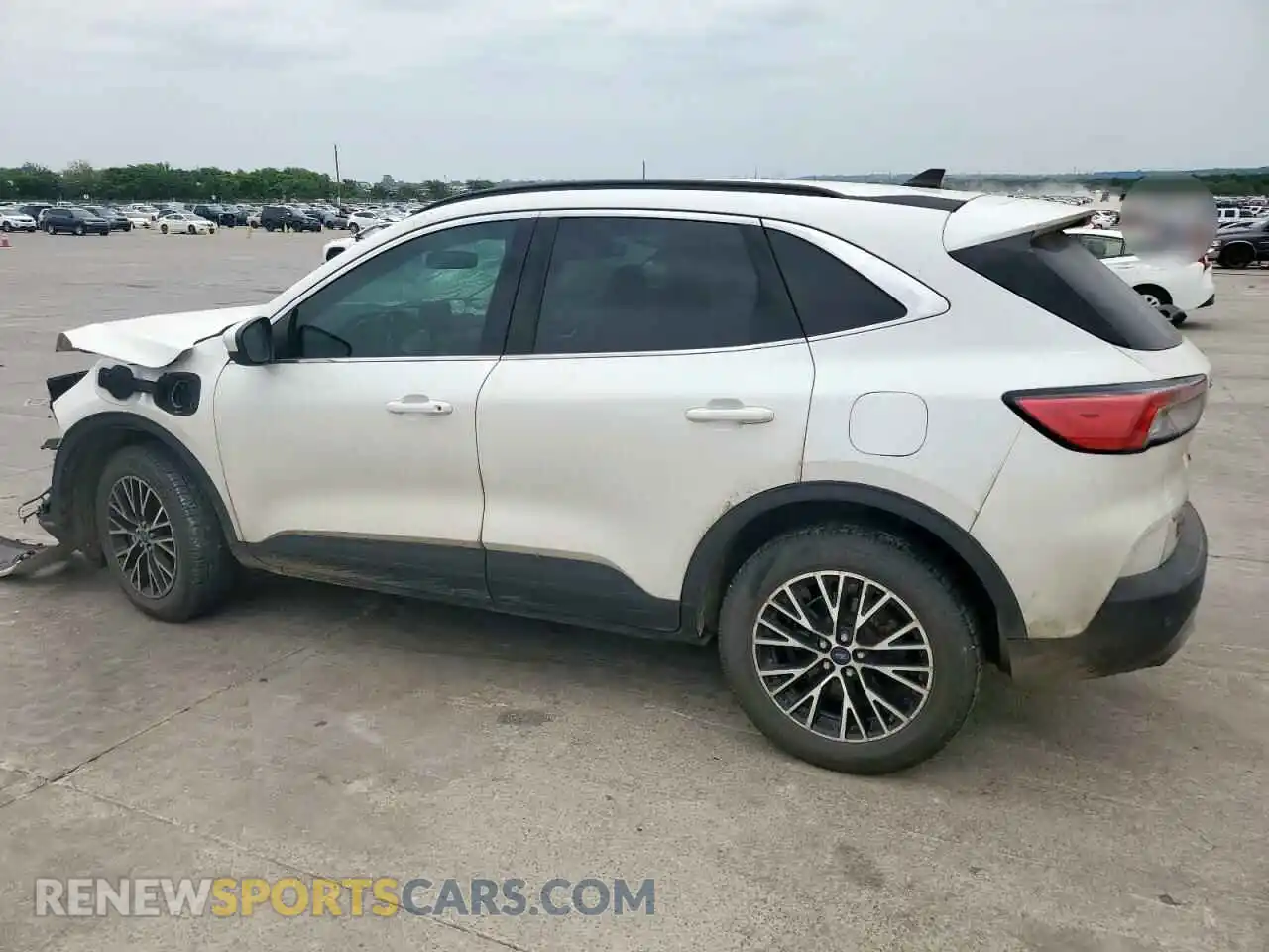 2 Photograph of a damaged car 1FMCU0LZ2NUA89898 FORD ESCAPE 2022