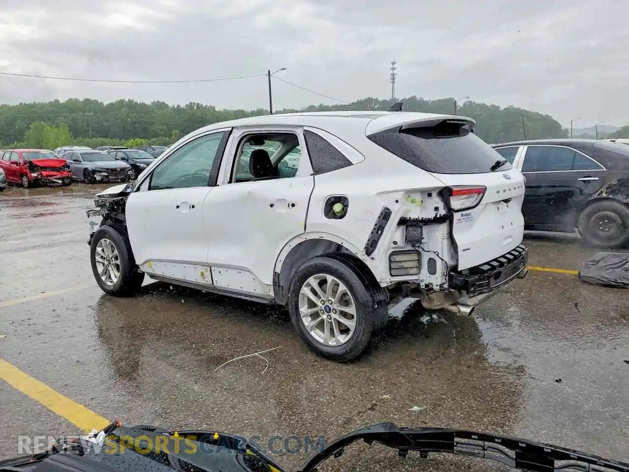 2 fotografías del automóvil dañado 1FMCU9BZ2NUA65252 FORD ESCAPE 2022
