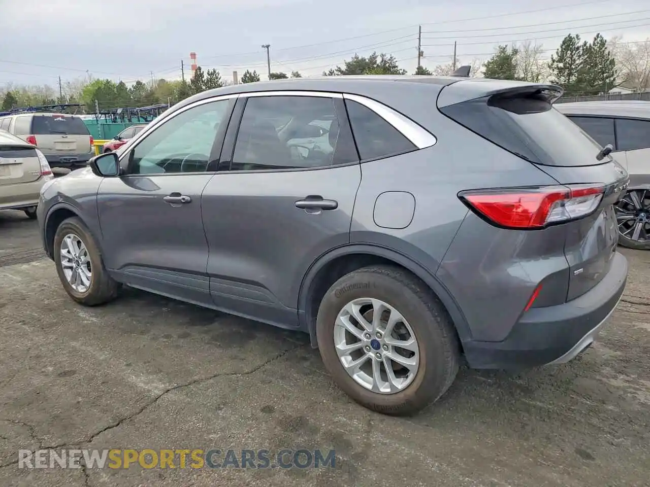 2 fotografías del automóvil dañado 1FMCU9BZ6NUB46366 FORD ESCAPE 2022