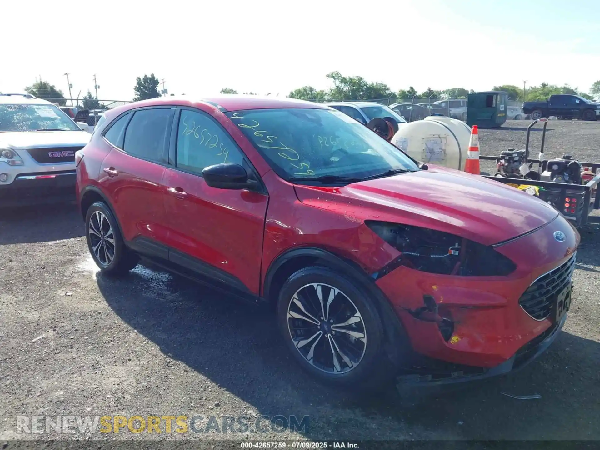 1 Photograph of a damaged car 1FMCU9G62NUA30600 FORD ESCAPE 2022
