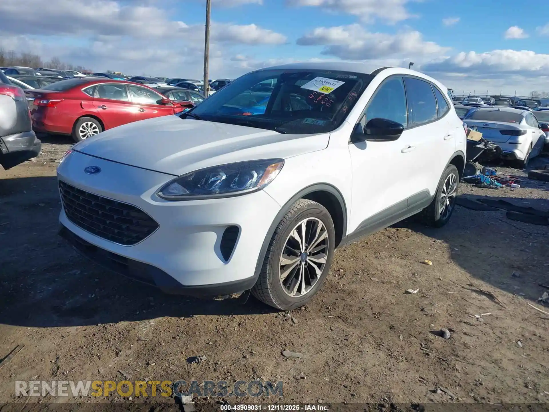 2 Photograph of a damaged car 1FMCU9G66NUB11289 FORD ESCAPE 2022