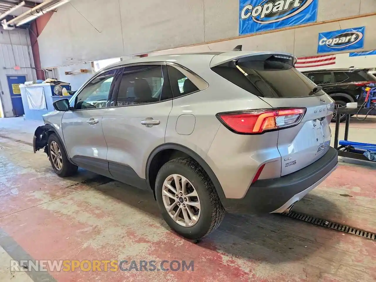 2 Photograph of a damaged car 1FMCU9G67NUC00028 FORD ESCAPE 2022