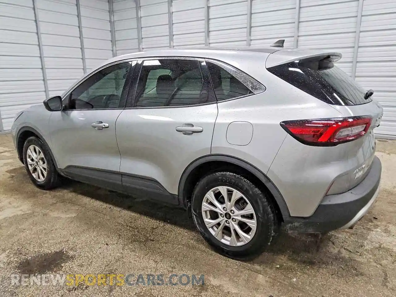 2 fotografías del automóvil dañado 1FMCU0GN0PUA20590 FORD ESCAPE 2023