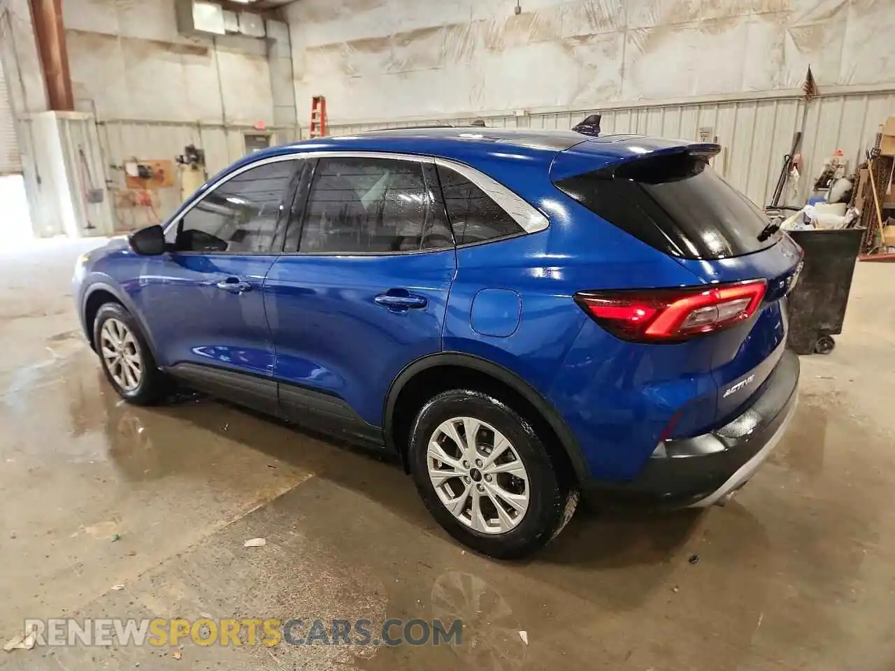 2 Фотография поврежденного автомобиля 1FMCU0GN5PUA14056 FORD ESCAPE 2023