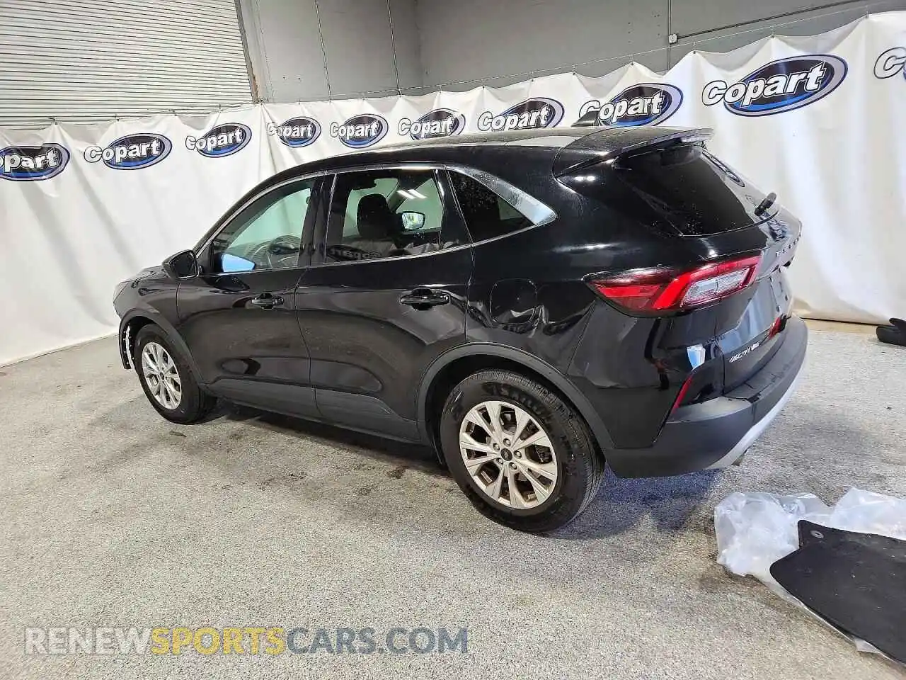 2 Photograph of a damaged car 1FMCU0GNXPUA28082 FORD ESCAPE 2023