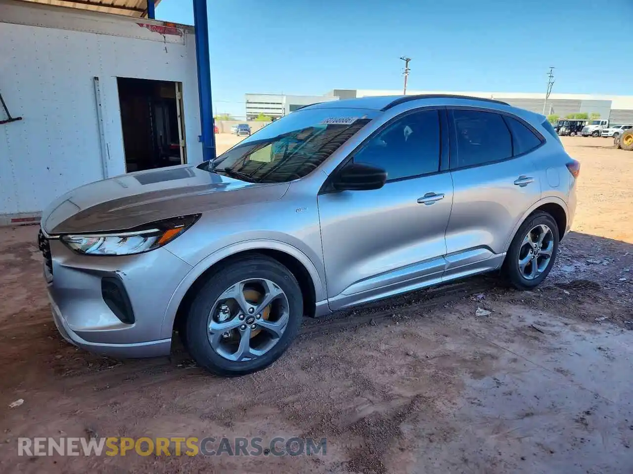 1 Фотография поврежденного автомобиля 1FMCU0MN7PUB15636 FORD ESCAPE 2023