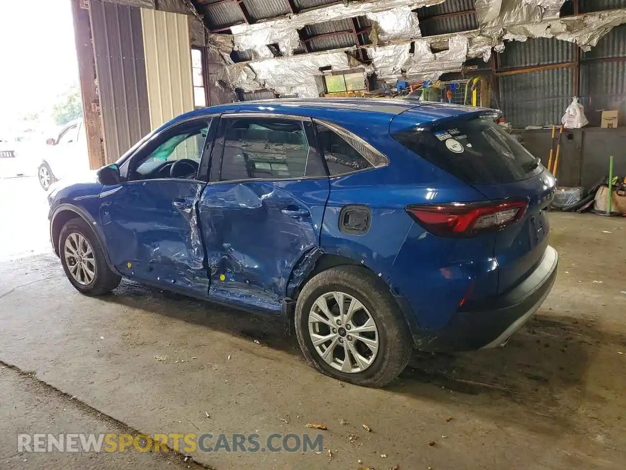 2 fotografías del automóvil dañado 1FMCU9GN7PUA70052 FORD ESCAPE 2023
