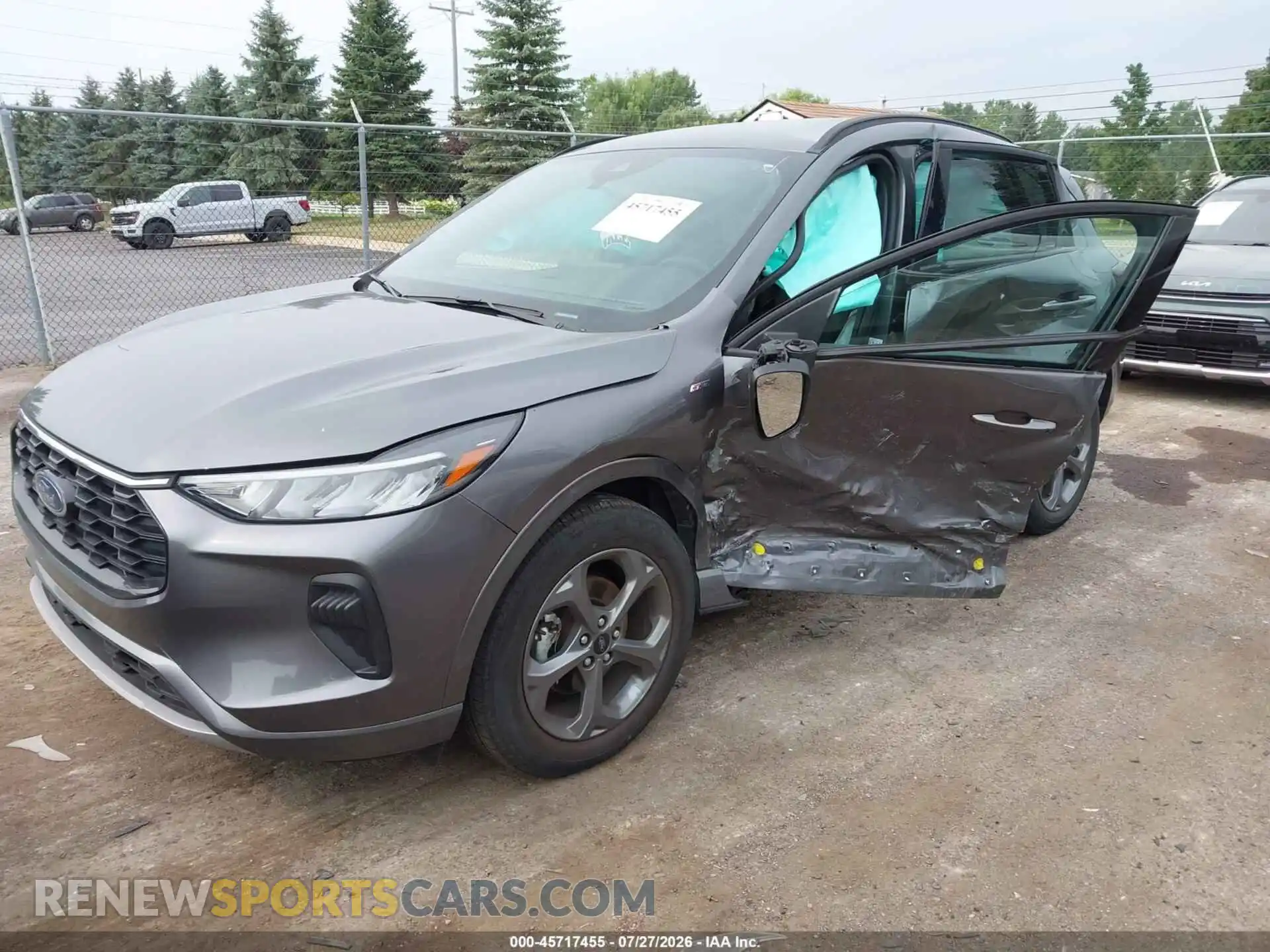 2 fotografías del automóvil dañado 1FMCU9MN4PUB14769 FORD ESCAPE 2023