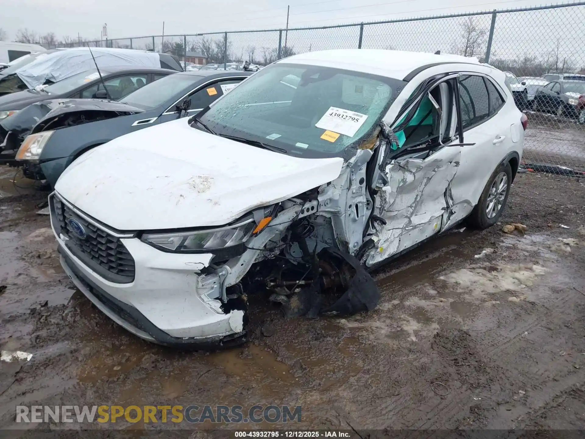 2 Photograph of a damaged car 1FMCU0GN4RUB54912 FORD ESCAPE 2024
