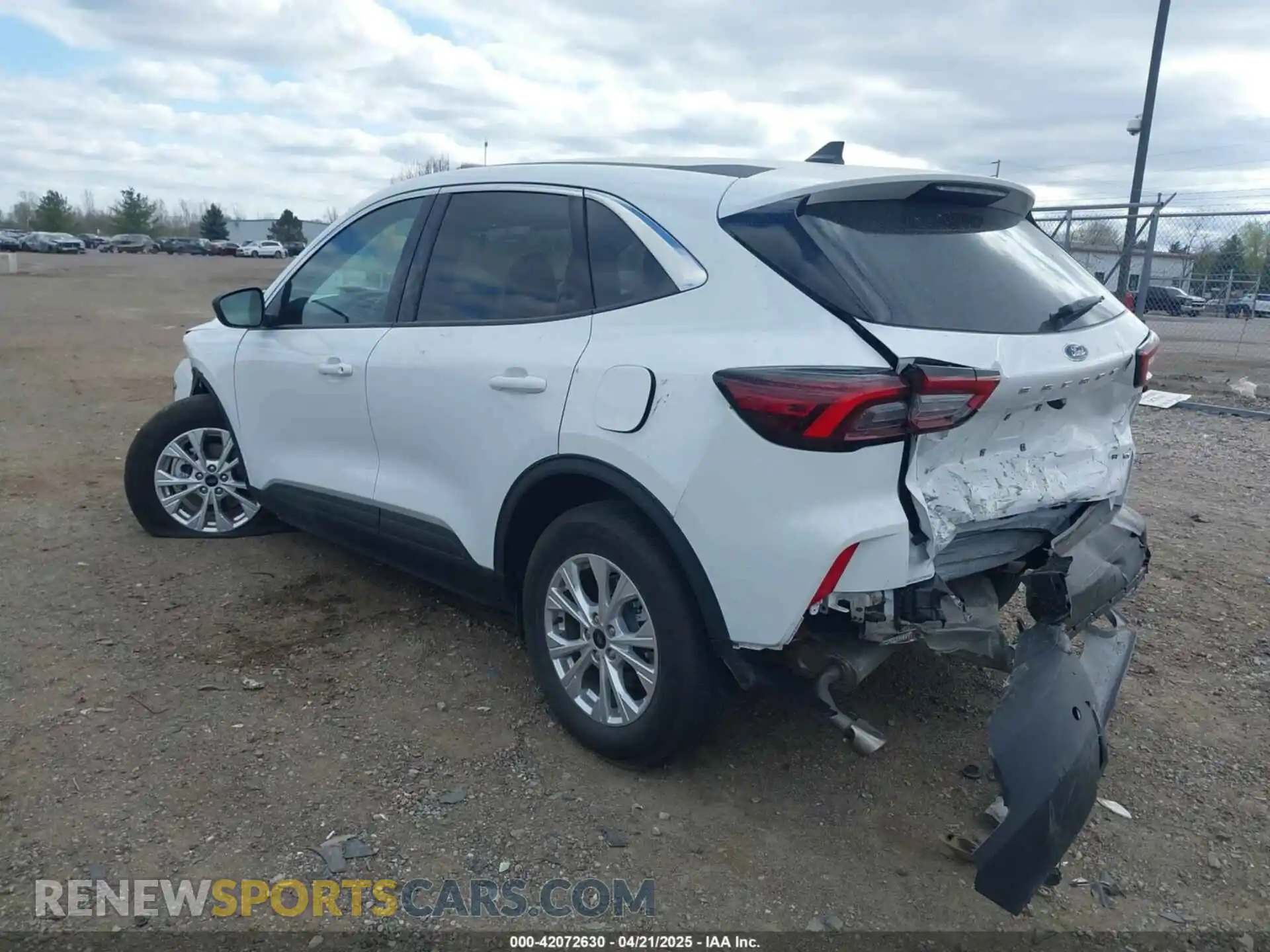 3 Photograph of a damaged car 1FMCU9GN2RUB10282 FORD ESCAPE 2024