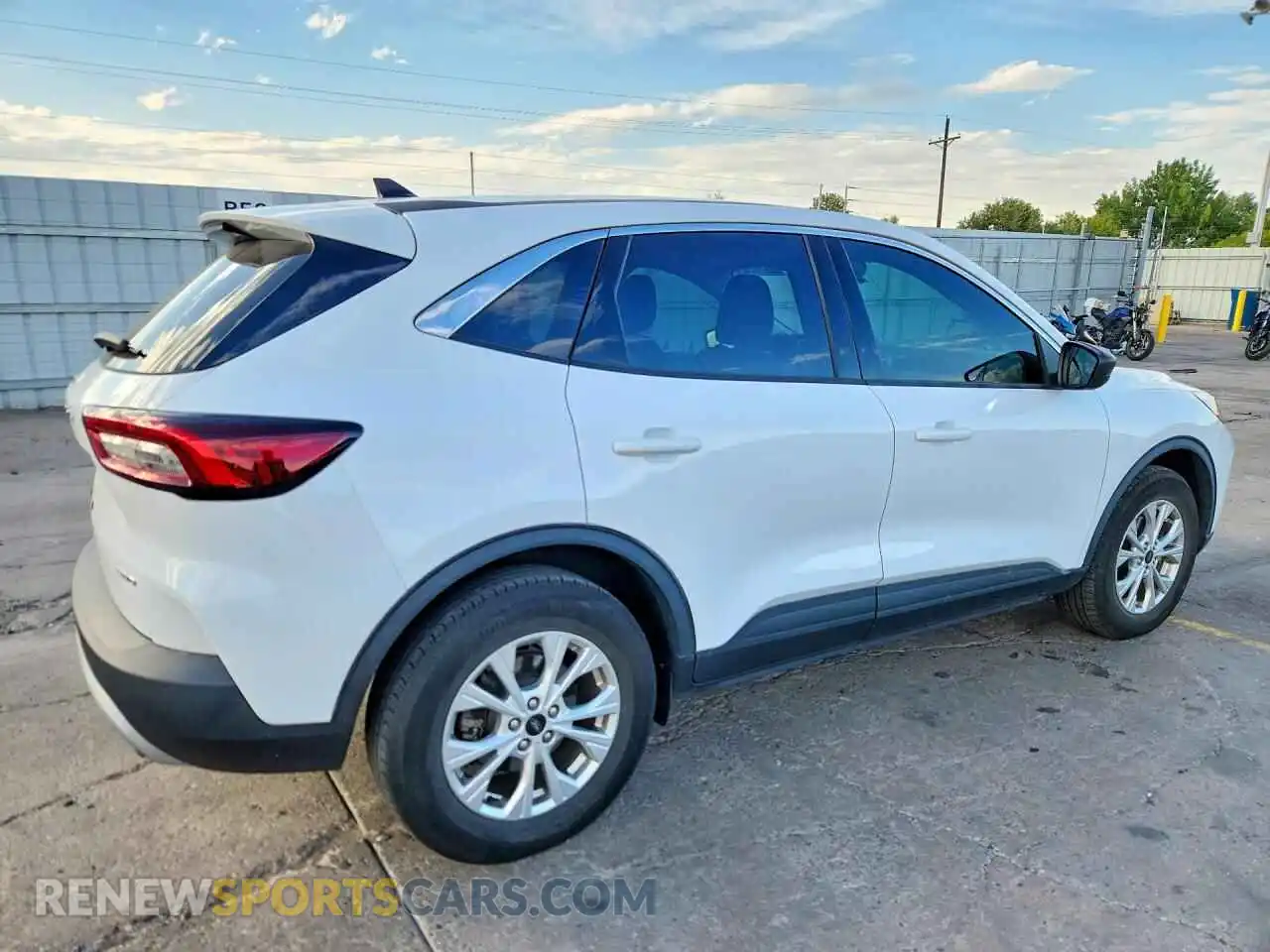 3 Photograph of a damaged car 1FMCU9GNXRUA08423 FORD ESCAPE 2024