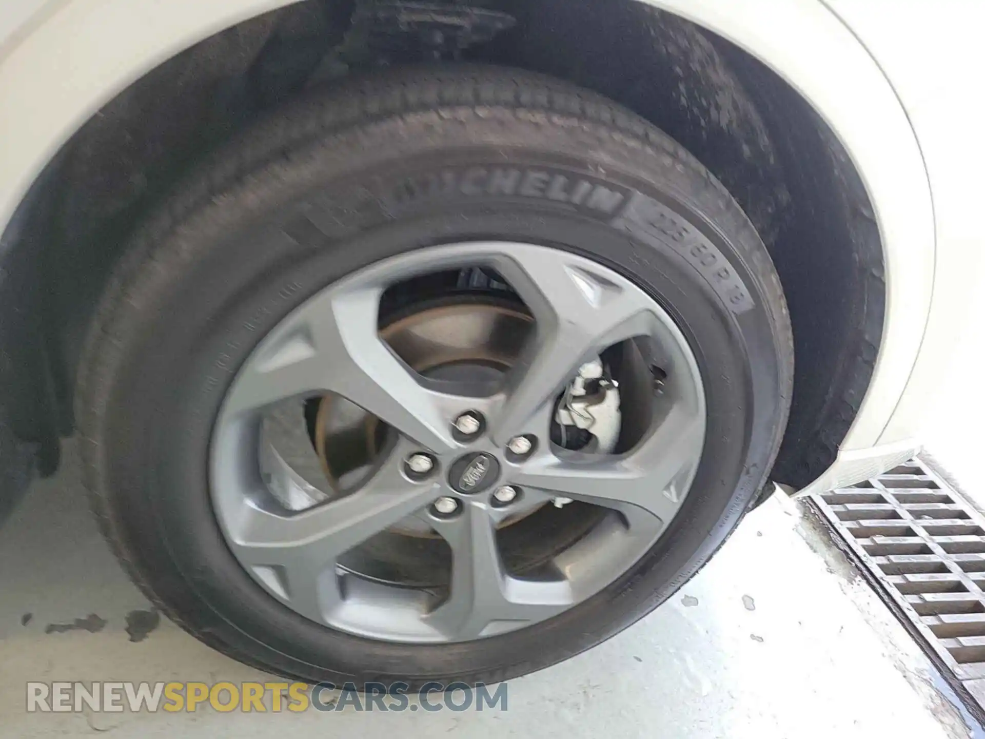 3 Photograph of a damaged car 1FMCU9MN0RUB49196 FORD ESCAPE 2024