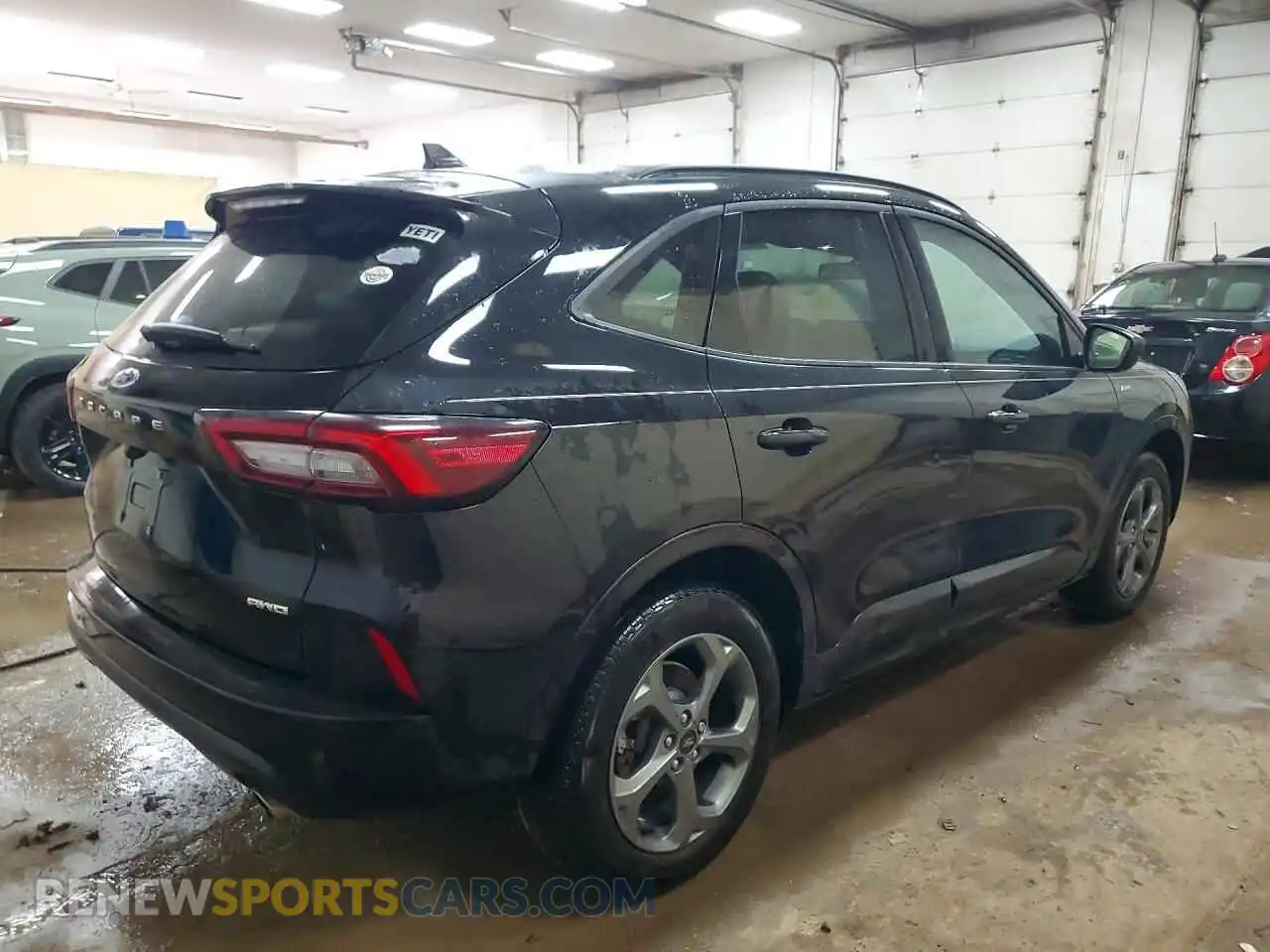 3 Photograph of a damaged car 1FMCU9MN2RUB54867 FORD ESCAPE 2024