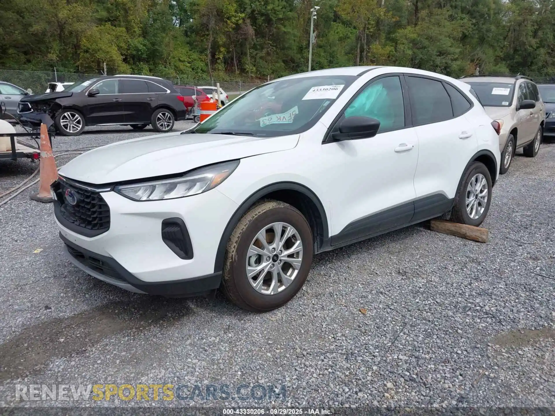 2 Photograph of a damaged car 1FMCU0GN4SUB21673 FORD ESCAPE 2025