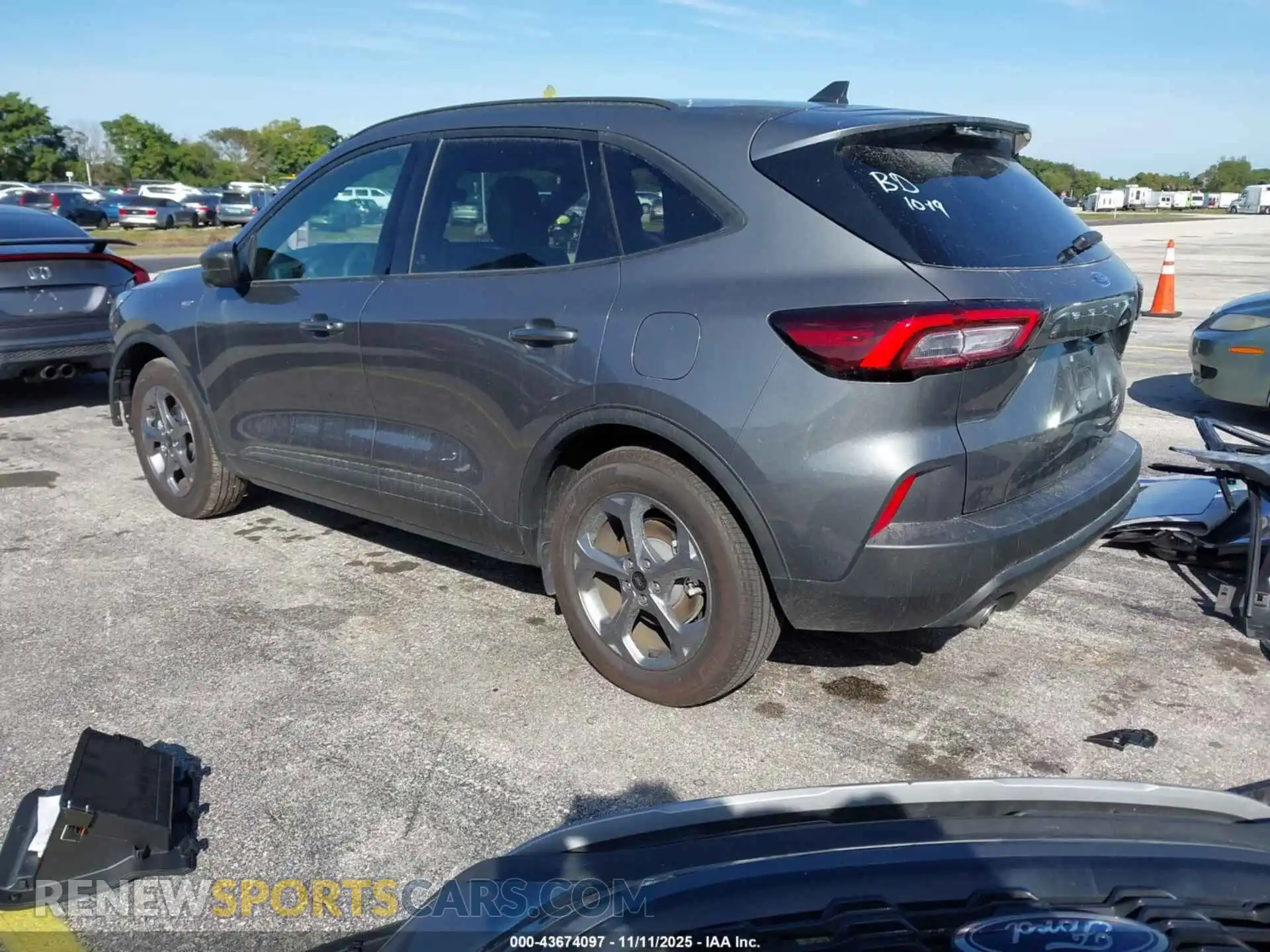 3 Photograph of a damaged car 1FMCU0MN7SUB33725 FORD ESCAPE 2025