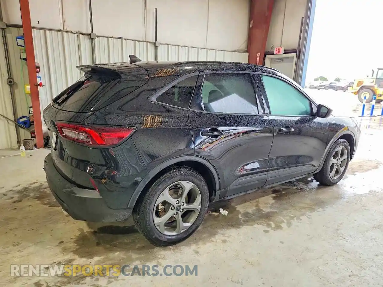 3 Photograph of a damaged car 1FMCU0MN9SUB19311 FORD ESCAPE 2025
