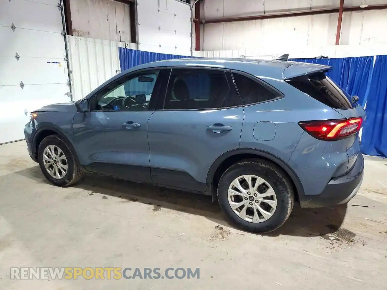 2 fotografías del automóvil dañado 1FMCU9GN8SUA43533 FORD ESCAPE 2025
