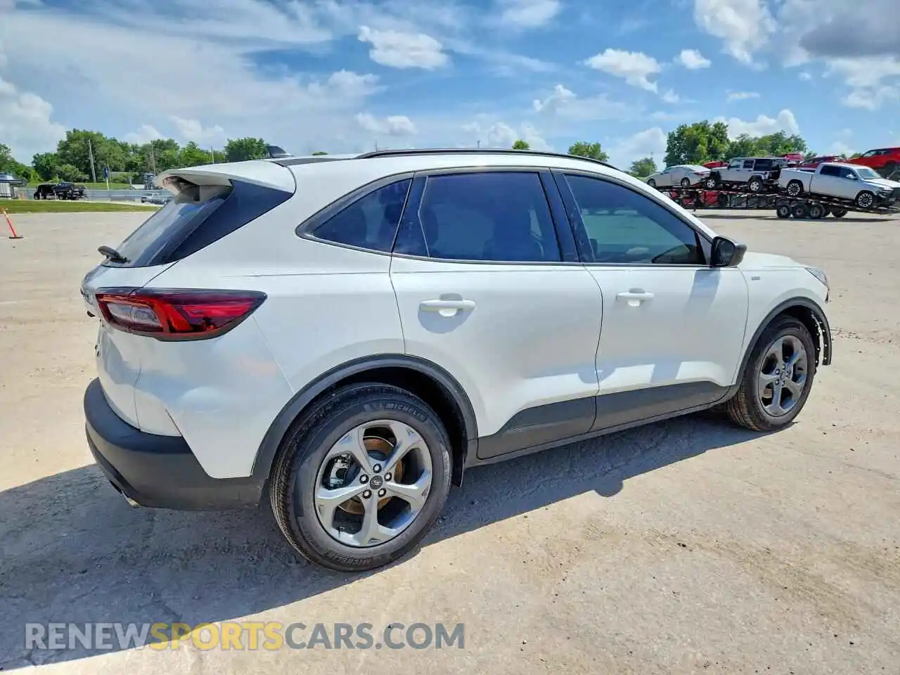 3 Photograph of a damaged car 1FMCU0MNXTUA13063 FORD ESCAPE 2026