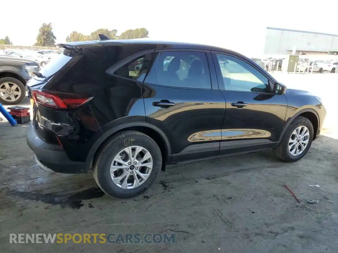 3 fotografías del automóvil dañado 1FMCU9GN6SUA85666 FORD ESCAPE ACT 2025