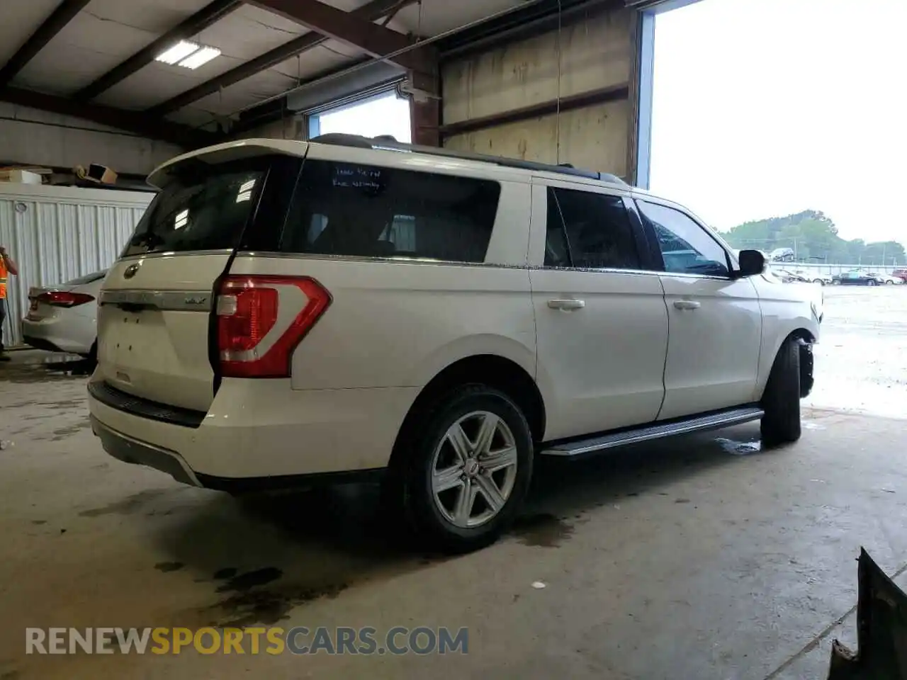 3 Photograph of a damaged car 1FMJK1HT1KEA60034 FORD EXPEDITION 2019