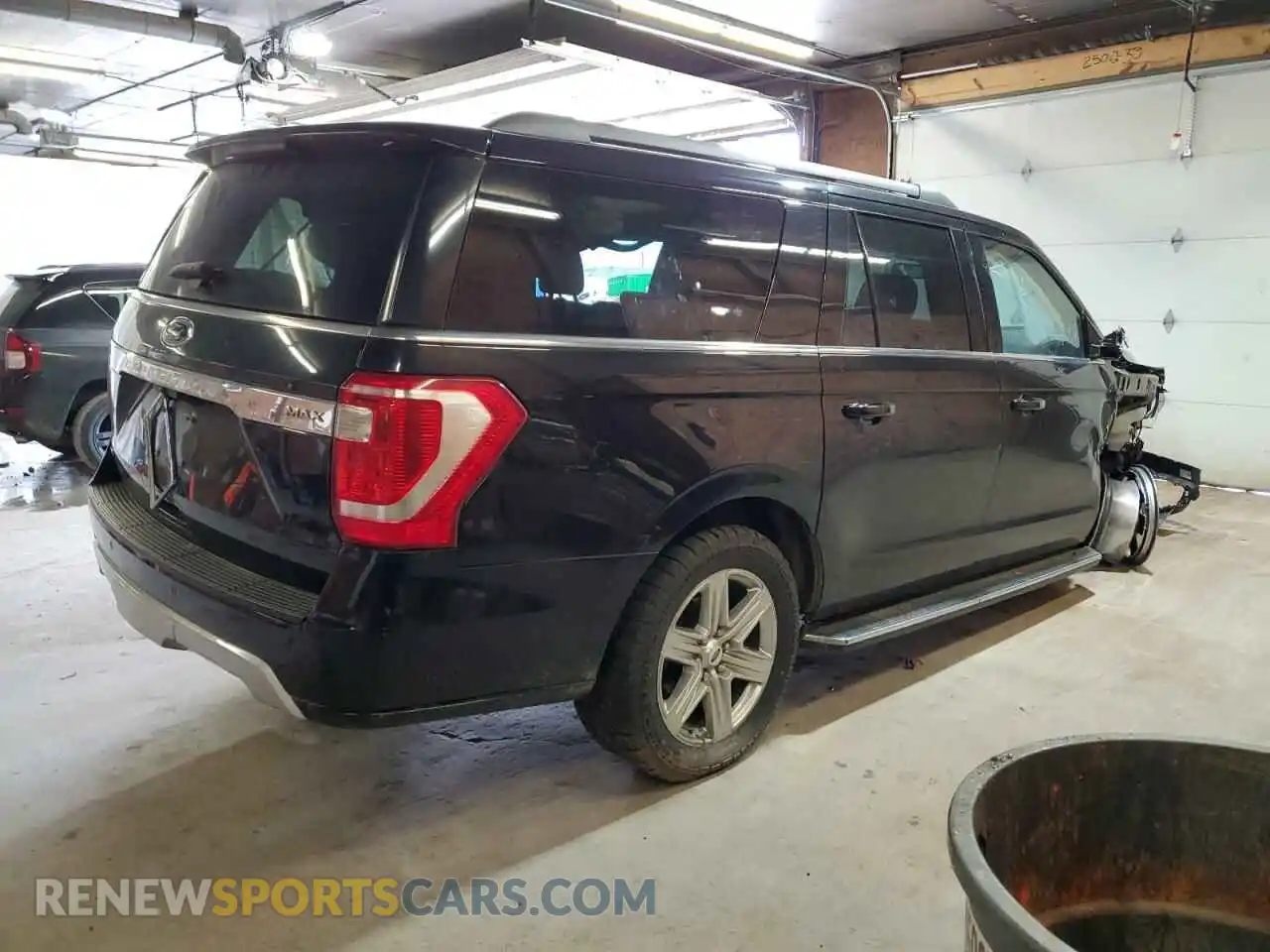 3 Photograph of a damaged car 1FMJK1JTXKEA75691 FORD EXPEDITION 2019