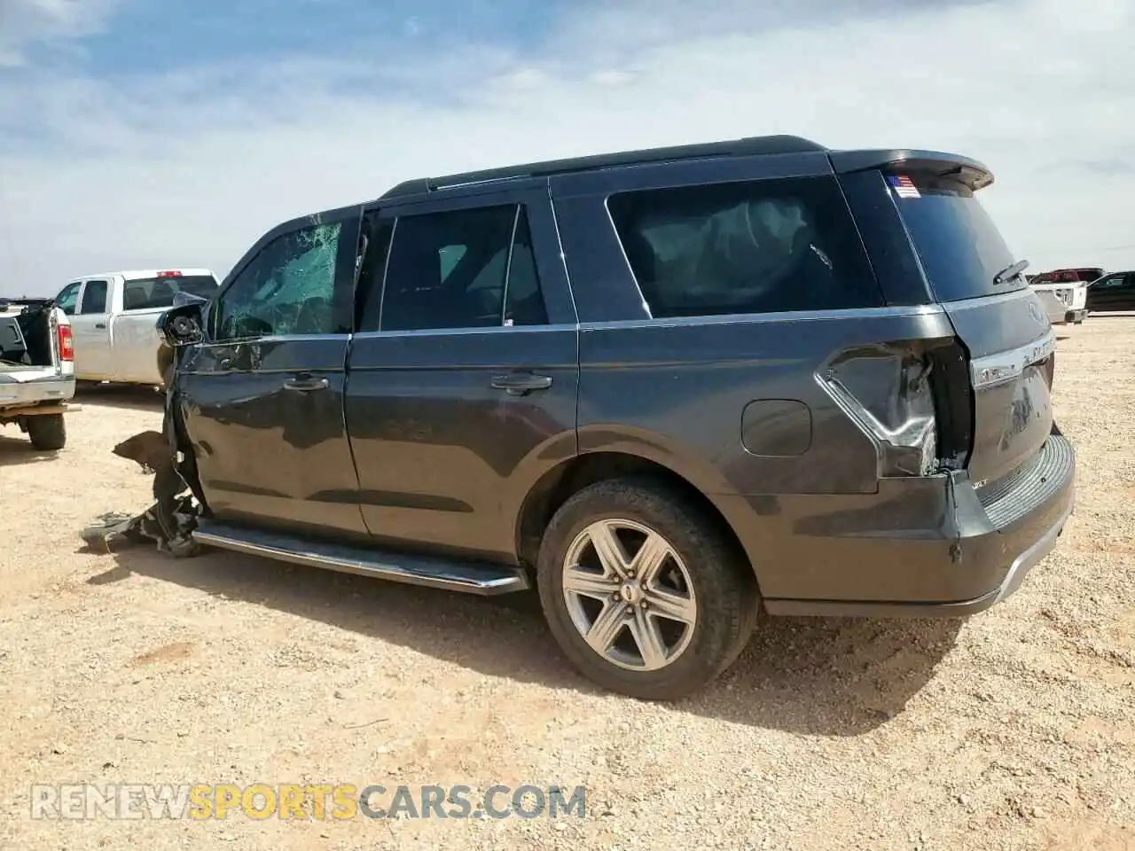 2 Photograph of a damaged car 1FMJU1HT2KEA26887 FORD EXPEDITION 2019