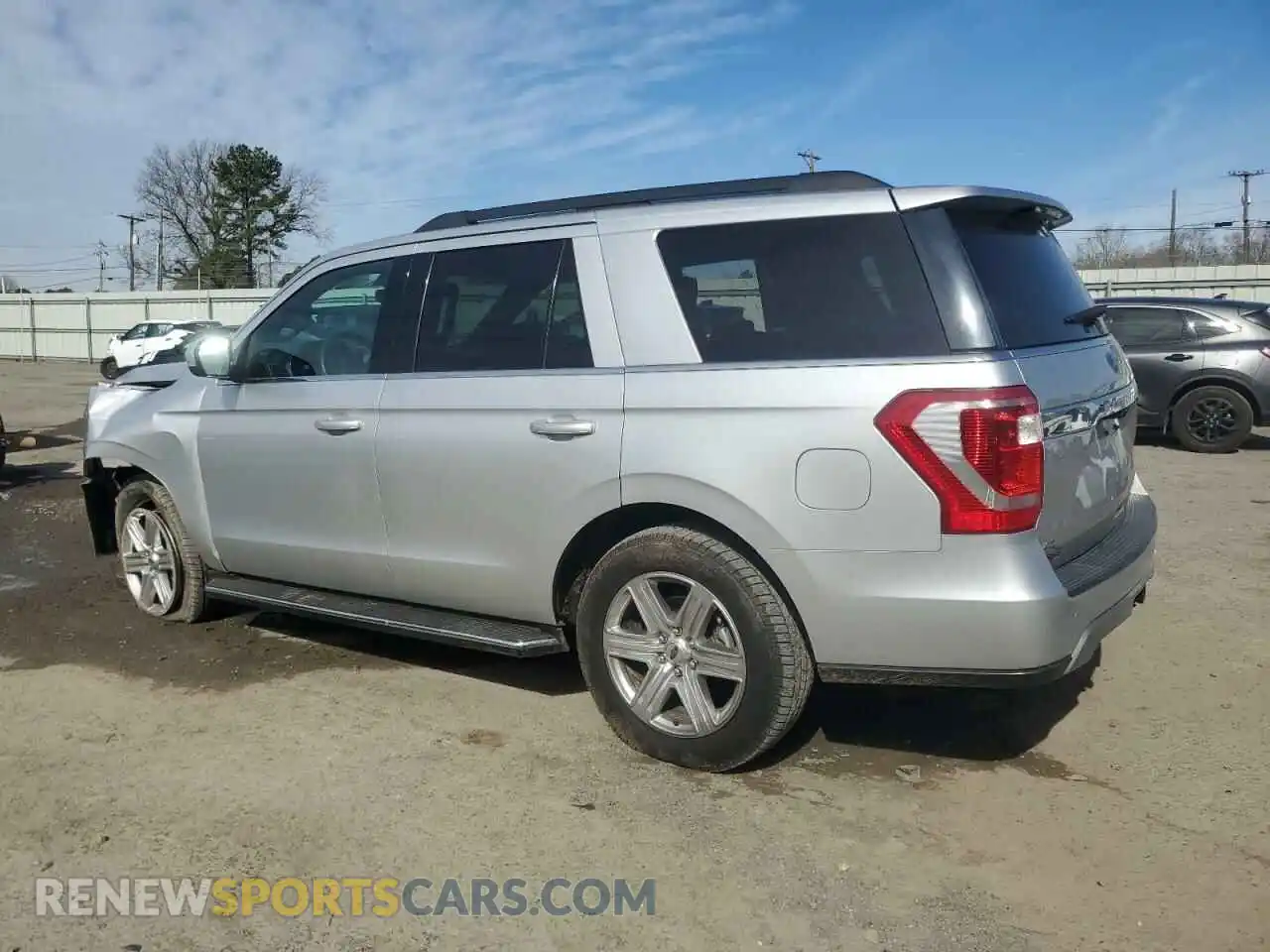 2 Photograph of a damaged car 1FMJU1HT8KEA75334 FORD EXPEDITION 2019