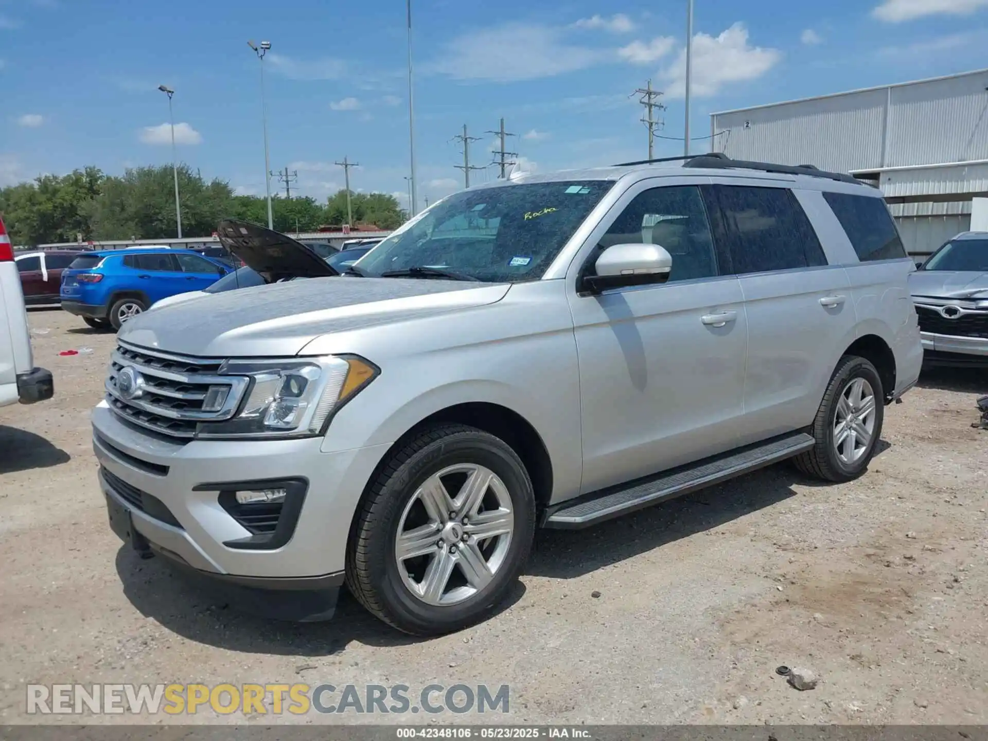 2 Photograph of a damaged car 1FMJU1HTXKEA16110 FORD EXPEDITION 2019