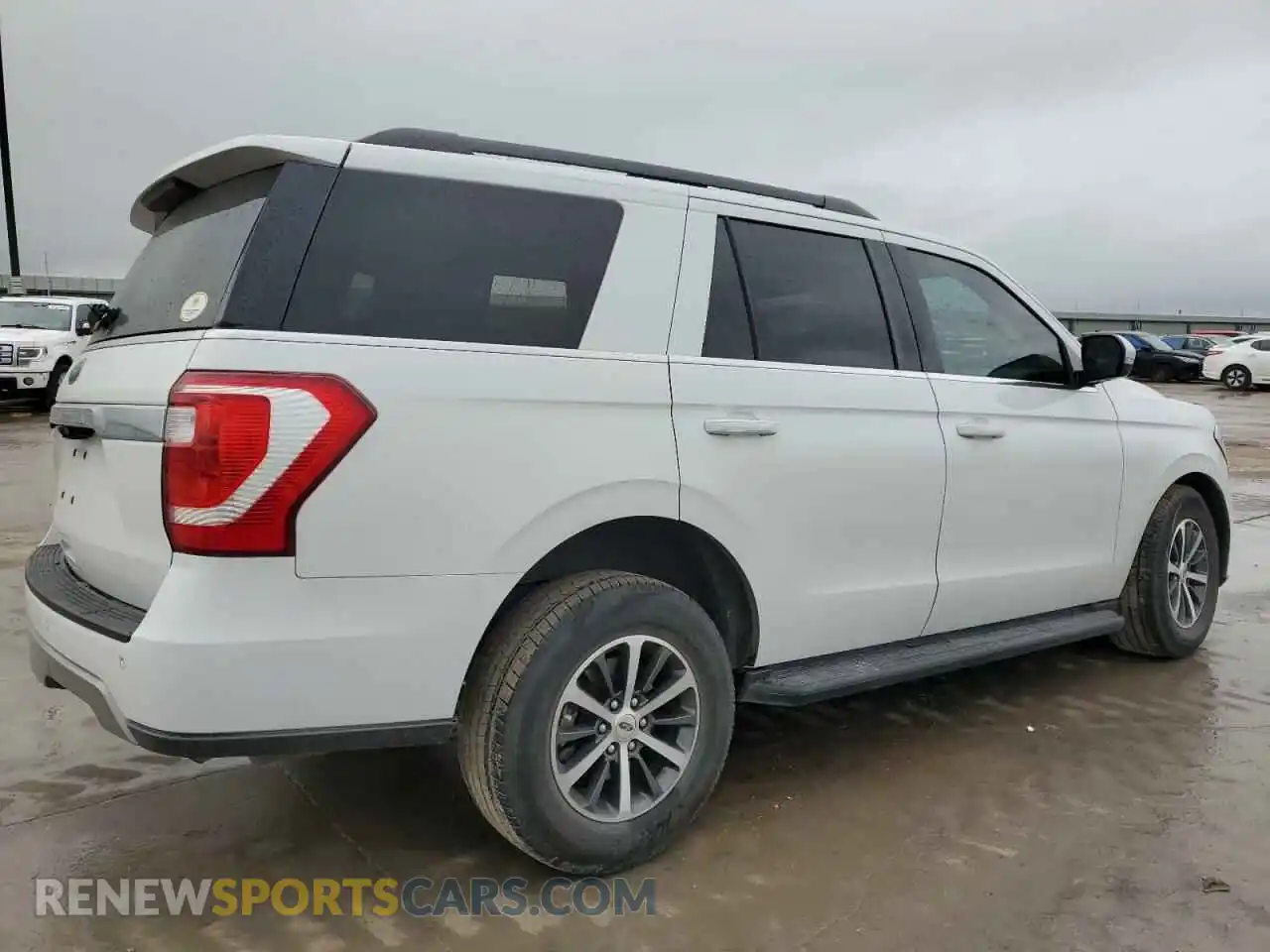 3 Photograph of a damaged car 1FMJU1HTXKEA39774 FORD EXPEDITION 2019