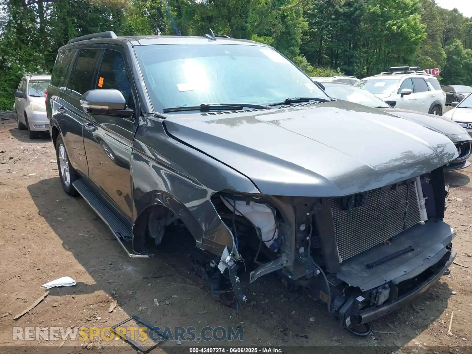 1 Photograph of a damaged car 1FMJU1JT5KEA86575 FORD EXPEDITION 2019