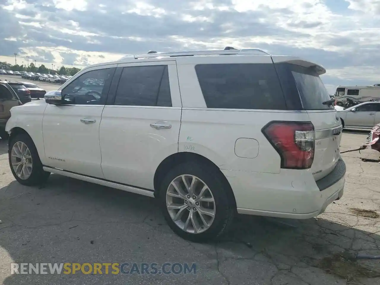 2 Photograph of a damaged car 1FMJU1MT6KEA23724 FORD EXPEDITION 2019