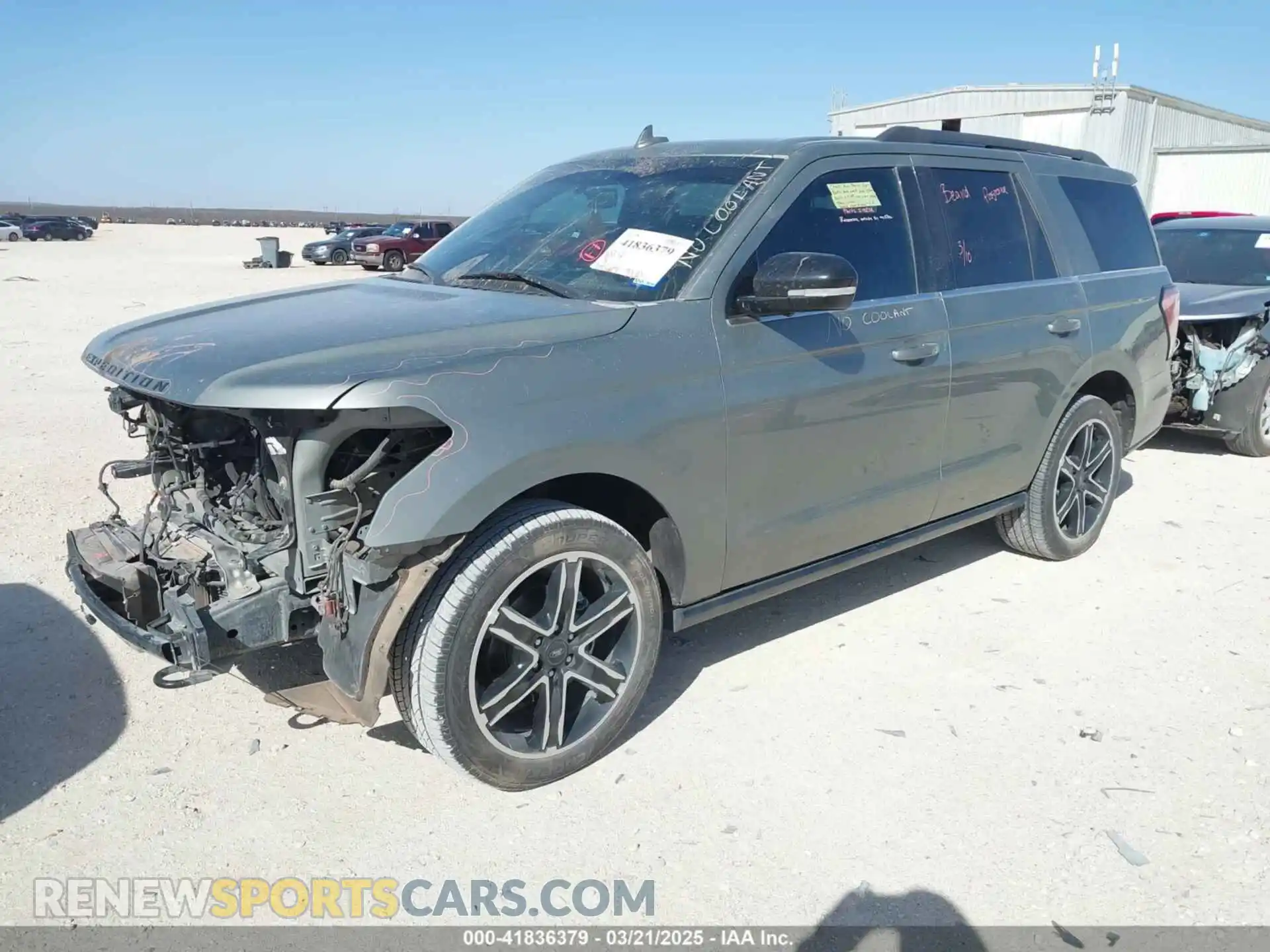 2 Photograph of a damaged car 1FMJU2AT6KEA37892 FORD EXPEDITION 2019