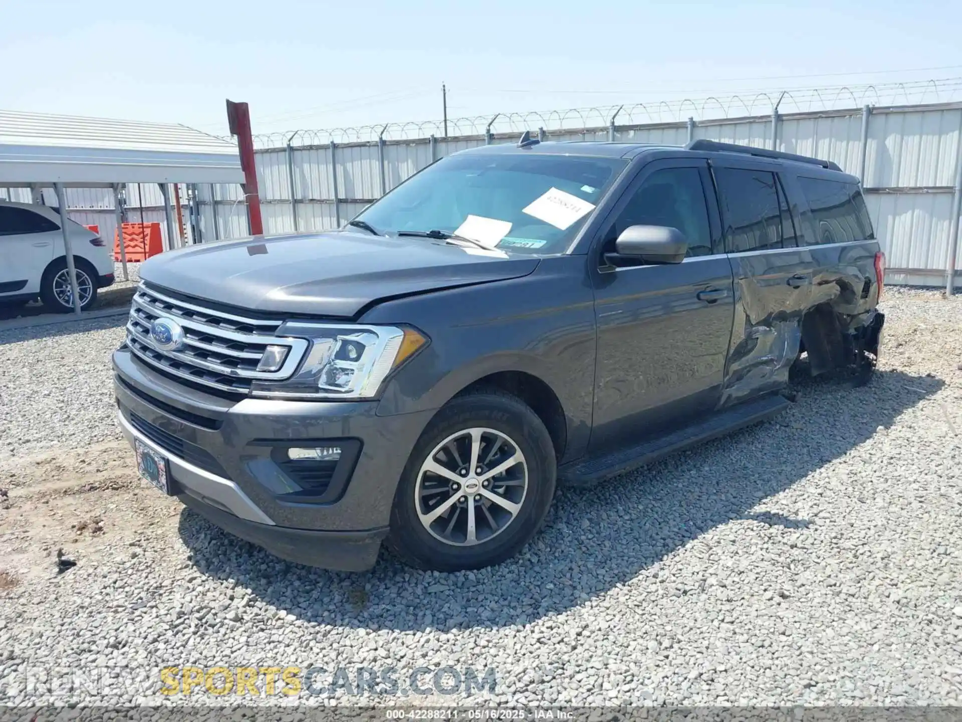 2 Photograph of a damaged car 1FMJK1HT9LEA70229 FORD EXPEDITION 2020