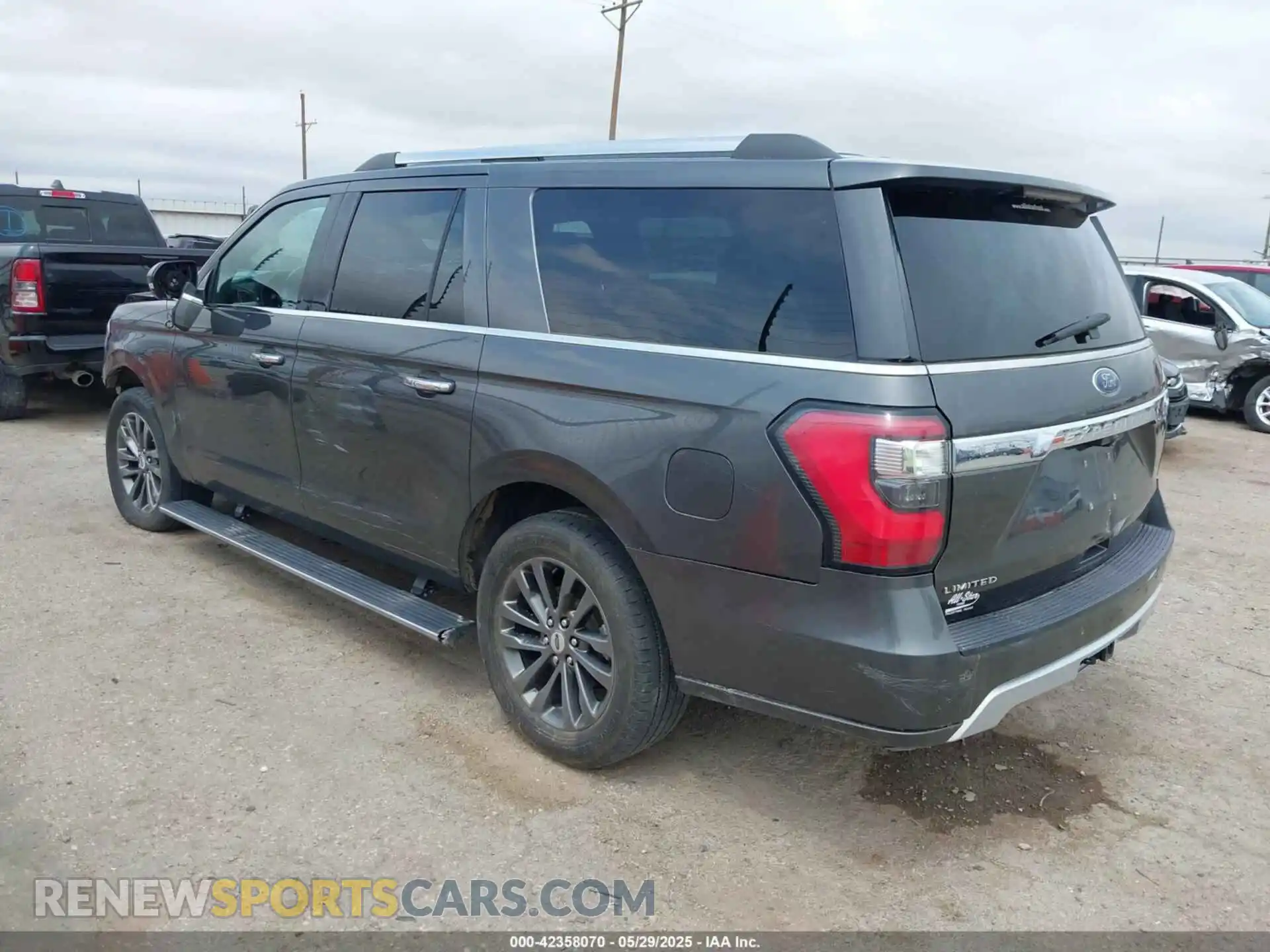 3 Photograph of a damaged car 1FMJK1KT2LEA88967 FORD EXPEDITION 2020