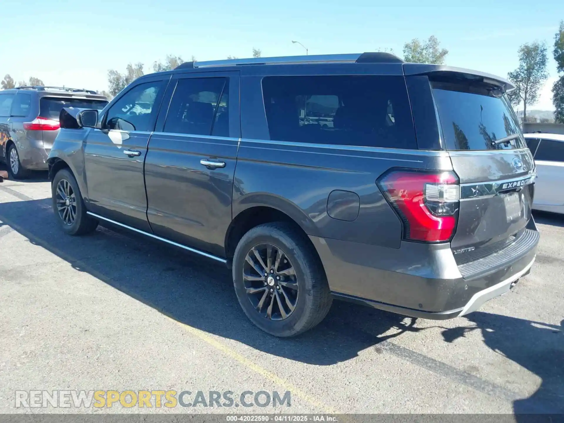 3 Photograph of a damaged car 1FMJK1KT5LEA12014 FORD EXPEDITION 2020