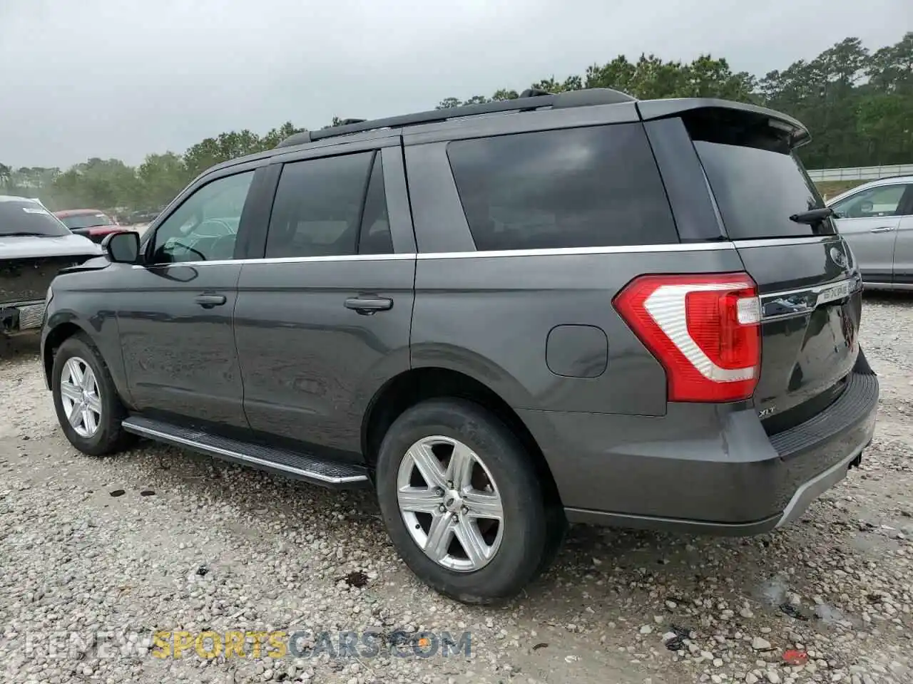 2 Photograph of a damaged car 1FMJU1HTXLEA15010 FORD EXPEDITION 2020