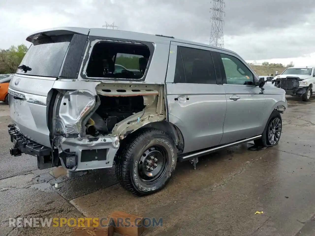 3 Photograph of a damaged car 1FMJU2AT0LEA12665 FORD EXPEDITION 2020