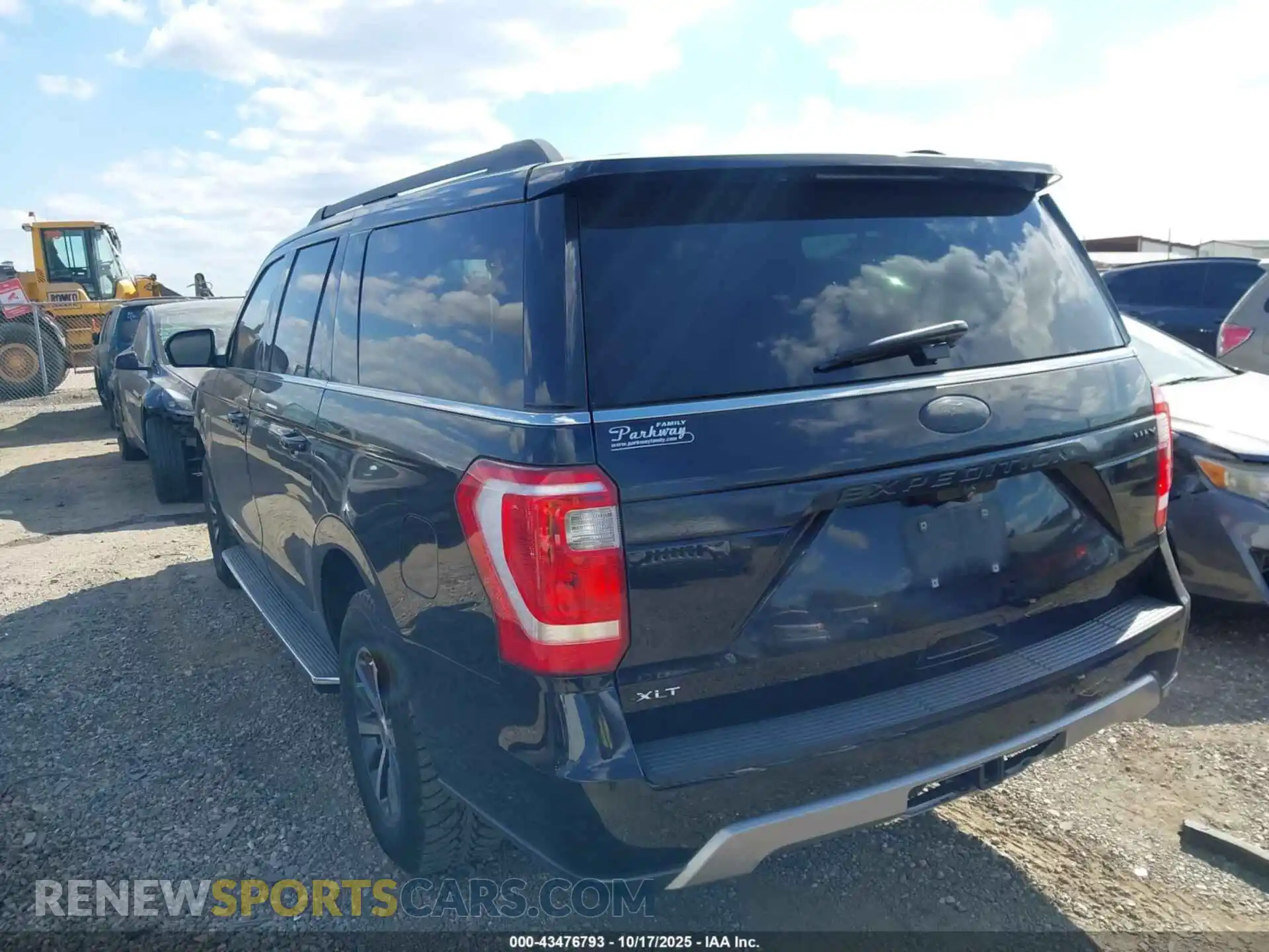 3 Photograph of a damaged car 1FMJK1HTXMEA18657 FORD EXPEDITION 2021