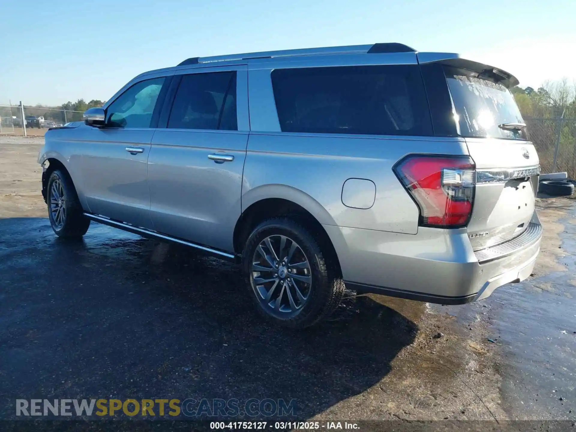 3 Photograph of a damaged car 1FMJK1KT4MEA72660 FORD EXPEDITION 2021
